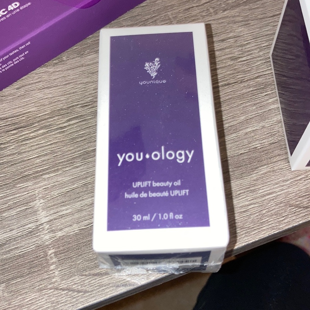 Younique uplift beauty oil